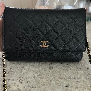 Chanel Caviar quilted wallet on chain black